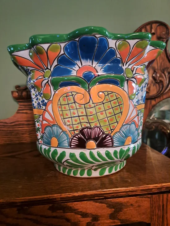 Mexican Planter  Pot W/Scallooed Top 9"Tall 9"Wide Outdoor Use - Picture 4 of 6